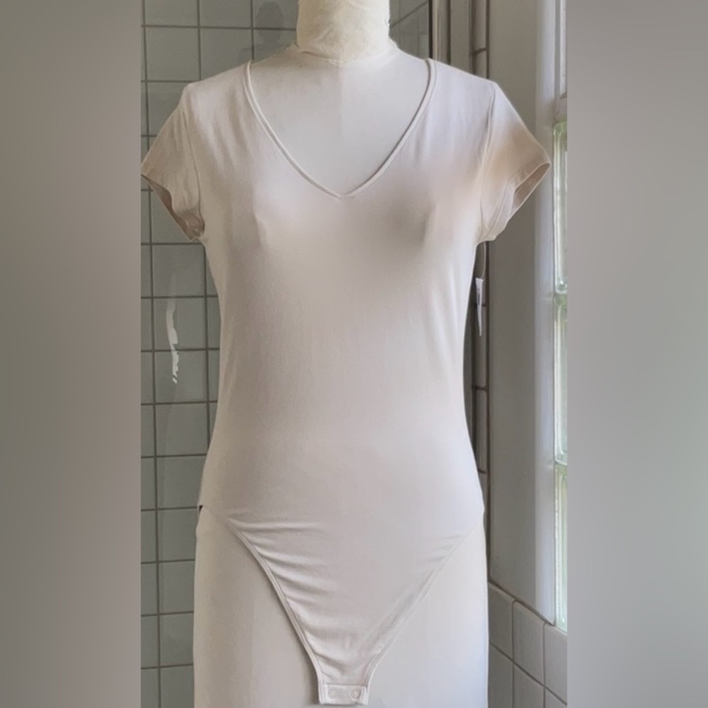 OLD NAVY Body Con Body Suit  Soft Light Beige. Short Sleeve NWT. Medium